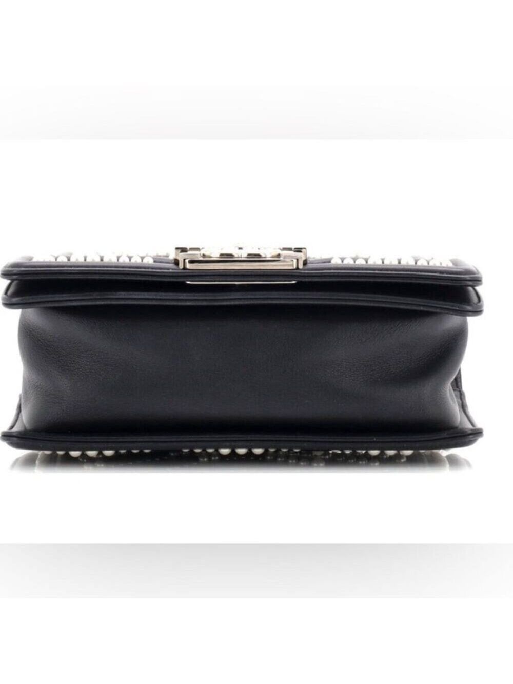 CHANEL Boy Bag Black Chevron with Pearls - Picture 5 of 10